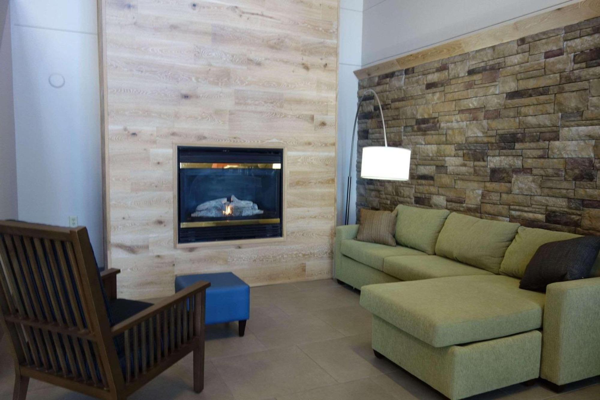 Hotel Country & By Radisson, Mason City, Ia 3*
